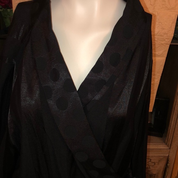 NWT VS KIMONO JACKET - Picture 2 of 9